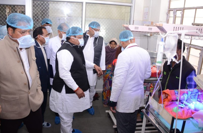 कोटा में बच्चों की मौत का मामला:चिकित्सा मंत्री रघु शर्मा ने ढाई घंटे तक किया अस्पताल का निरीक्षण, लगाया ये आरोप