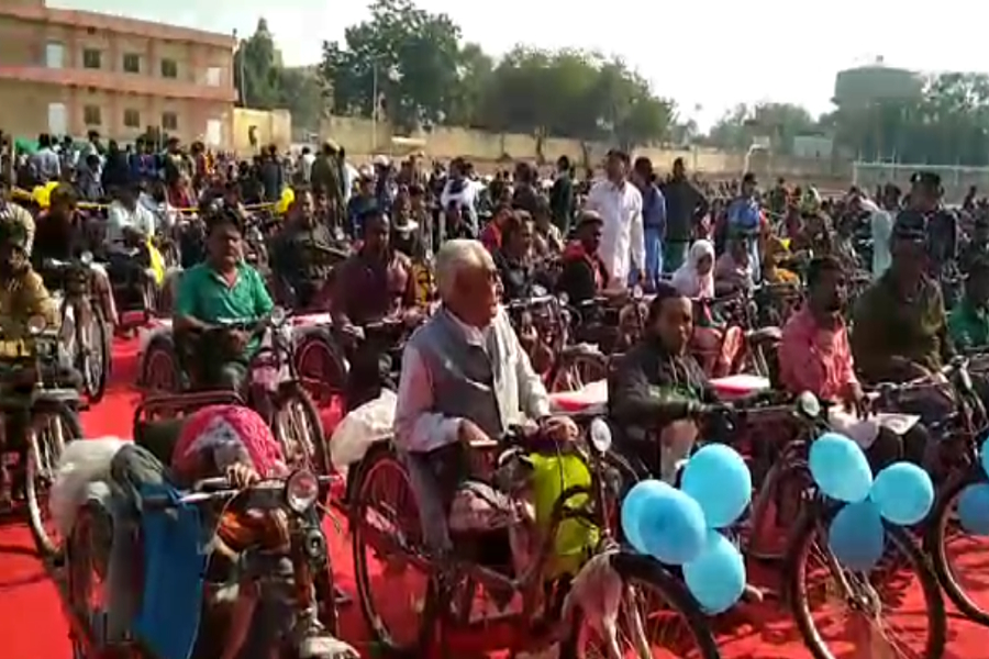 CM ashok gehlot distributed Organ equipments to divyangjan in jodhpur