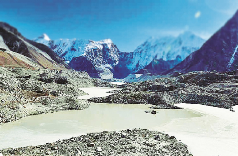 ग्लेशियर पिघलने से हिमालय की झीलों में बाढ़ का खतरा