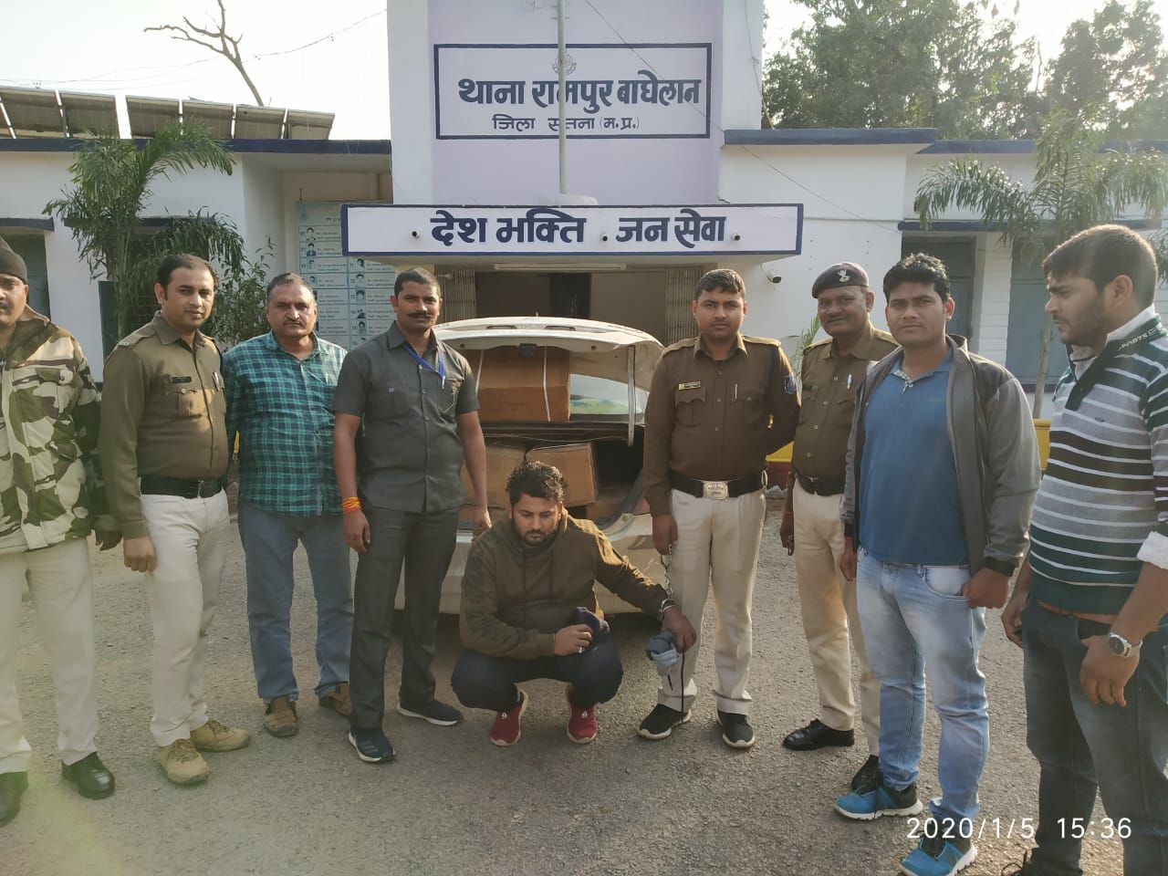 Police seized drug dealers, 925 bottles of cuff syrup including car