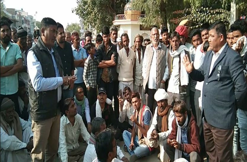समझाइश के बाद माने परिजन, करवाया पोस्टमार्टम