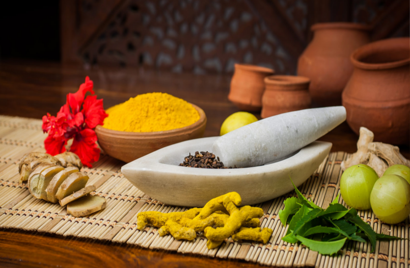 जानिए ये सात कारण कि क्यों इस्तेमाल करनी चाहिए आयुर्वेदिक दवाएं
