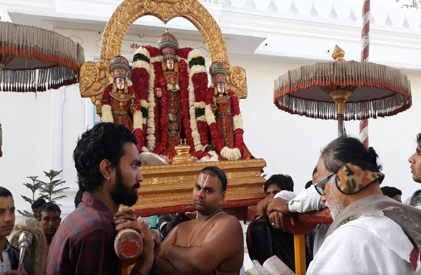 पुष्कर के इस मंदिर में साल में सिर्फ एक बार पौष एकादशी को खुलता है यह वैकुंठ द्वार
