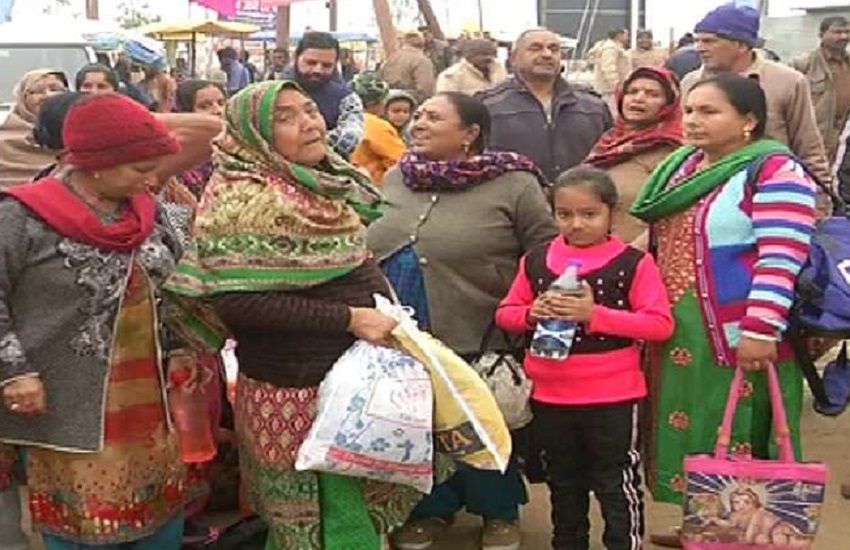 Hindu devotees from Jammu and Kashmir reached Prayagraj