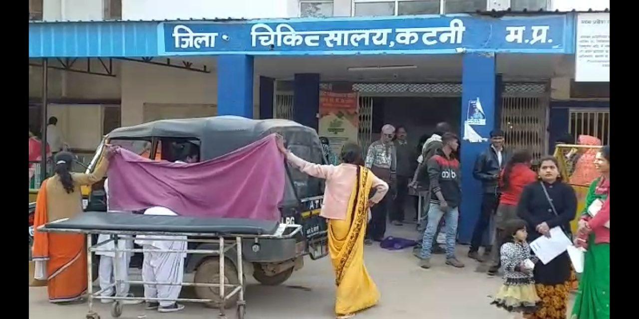 Delivery of woman in auto
