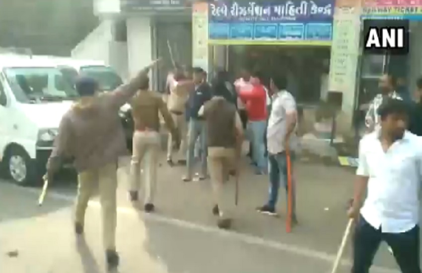 ABVP and NSUI workers Clash between in Ahmedabad 
