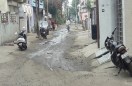 बदहाल सडक़ें, धूल व मिट्टी से फैल रही गंदगी, रहवासी परेशान