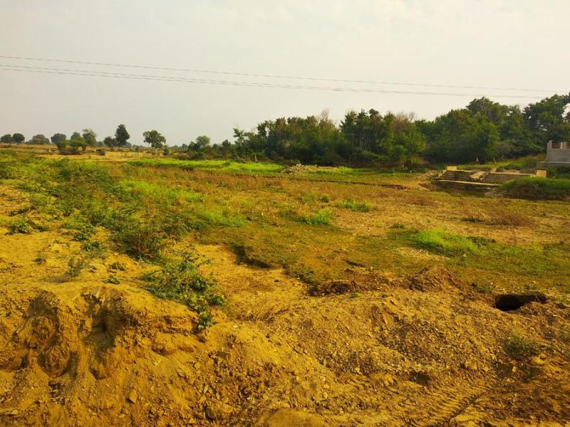 पानी में बह गए पांच लाख, अब प्यासे रहेंगे कंठ