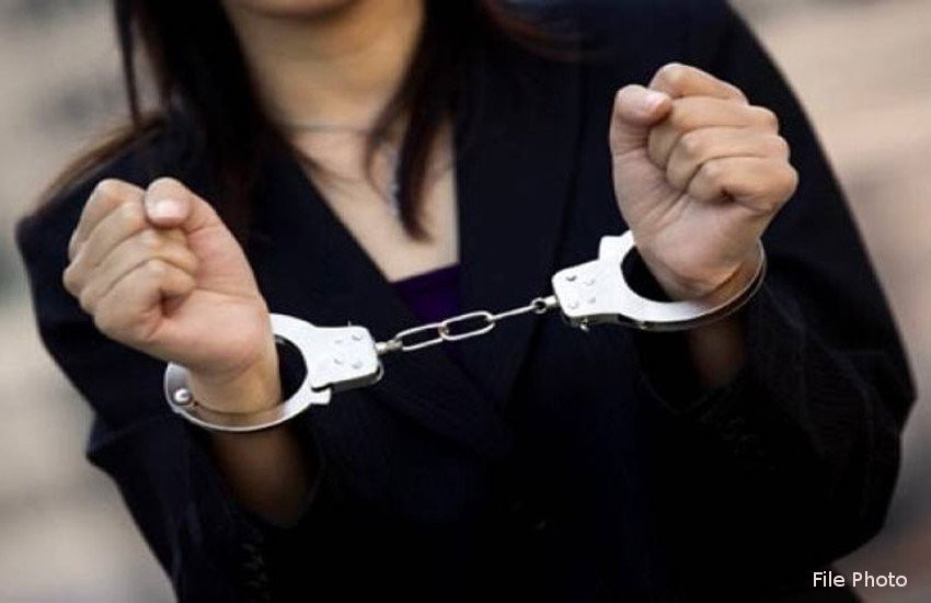 पुलिस ने पांच आरोपियों से 50 किलो गांजा किया जब्त, तस्करी करते दो महिला भी गिरफ्तार