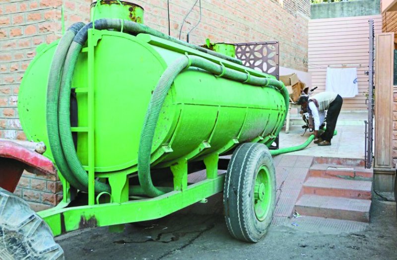 Compulsion to put water tanker in winter