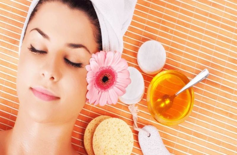 त्वचा निखारेगा चन्दन व केसर का लेप