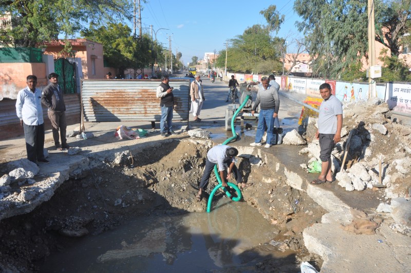 Leakage near collector housing, city water supply disrupted