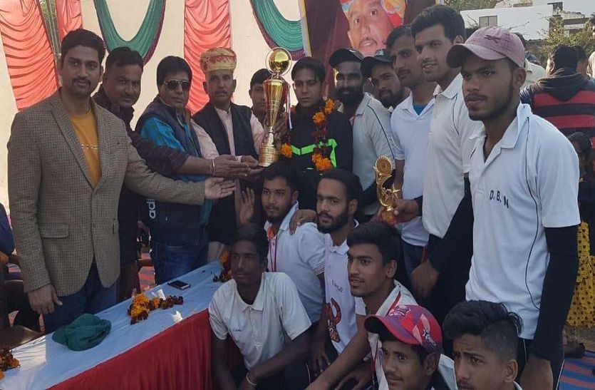 PUSHKAR : क्रिकेट में गनाहेड़ा टीम रही विजेता