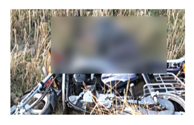 आधी रात एक्सीडेंट के बाद खेत में बेहोश पड़ा रहा युवक, कड़ाके की ठंड से हुई मौत