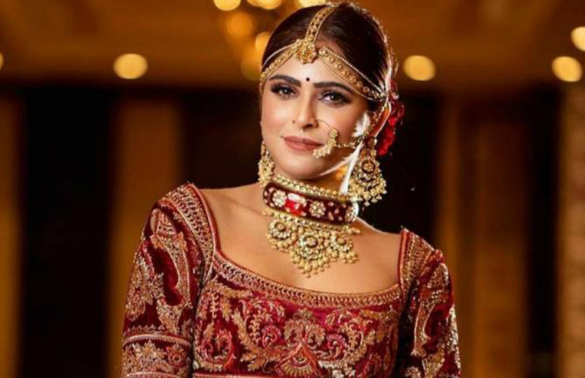 bigg_boss_13_madhurima_tuli_shares_her_traumatic_experience.jpg