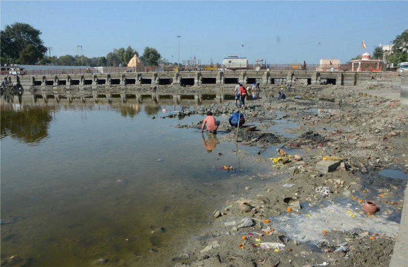 फिर चूक : कचरा-गाद निकाली नहीं, क्षिप्रा में भर दिया मां निर्मदा का जल