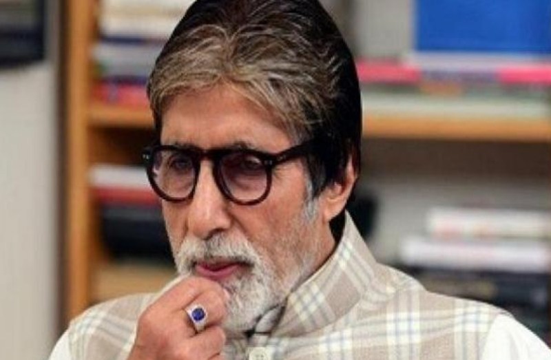 अमिताभ को फिर आई मां की याद, लिखा- पहले मां फूंक मारकर,आंख सेक देती थी, अब वो नहीं है...