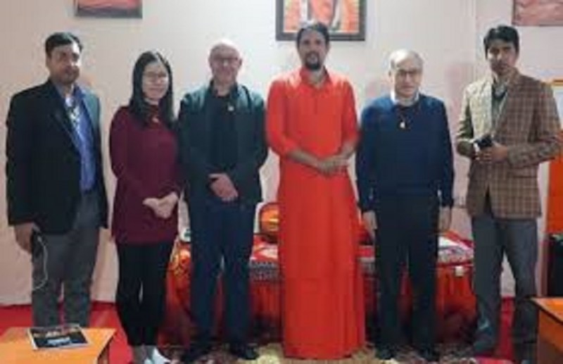 Professor of London School of Economics arrived in Prayag