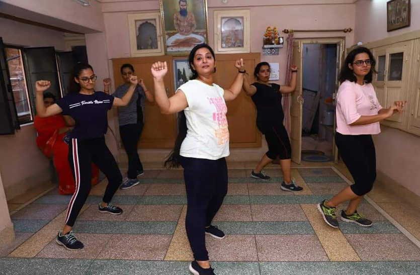 Zumba Passion in jodhpurites for fitness