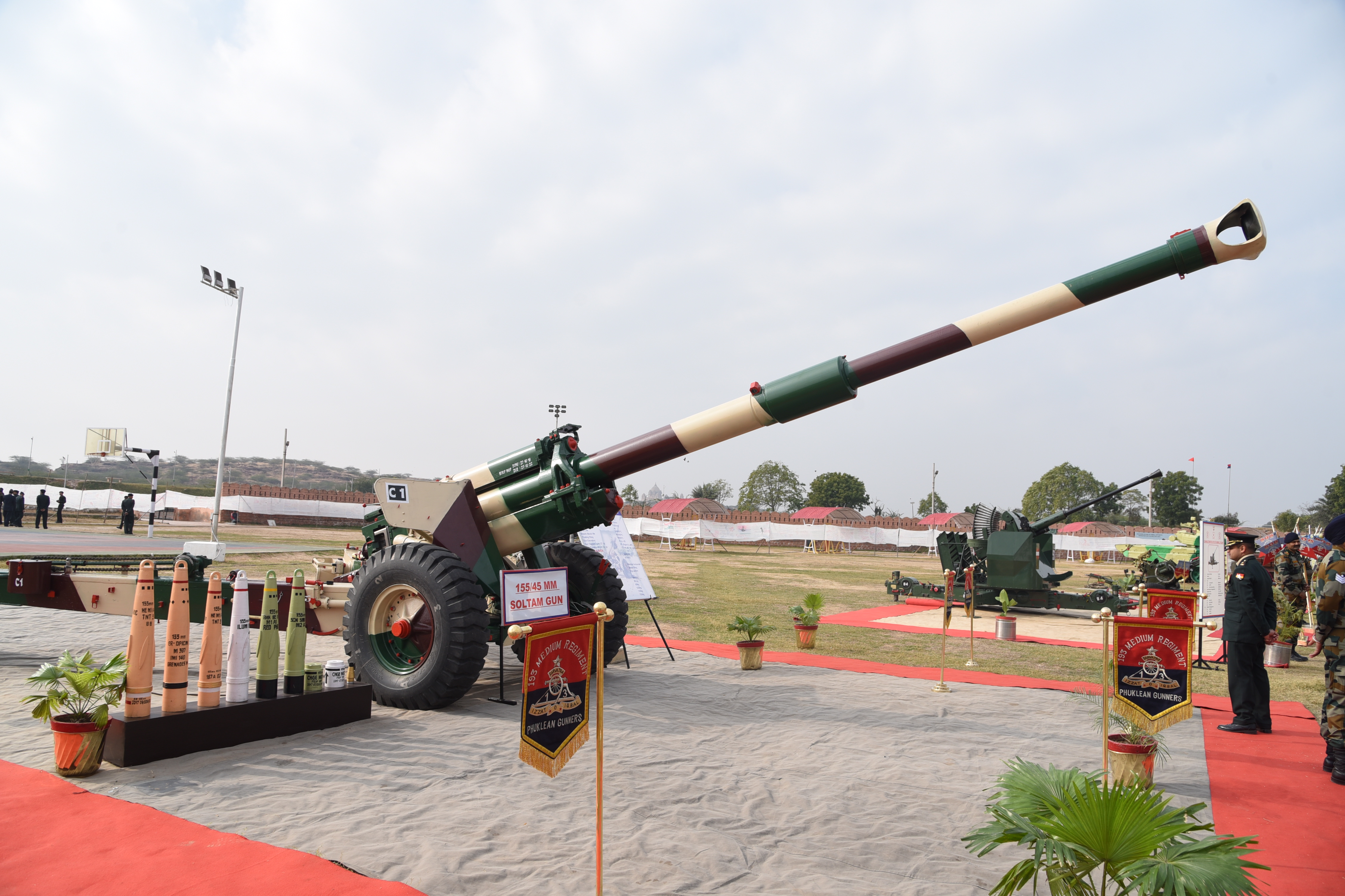 जोधपुर में नजर आए भीष्म टैंक और कई आर्टिलरी गन