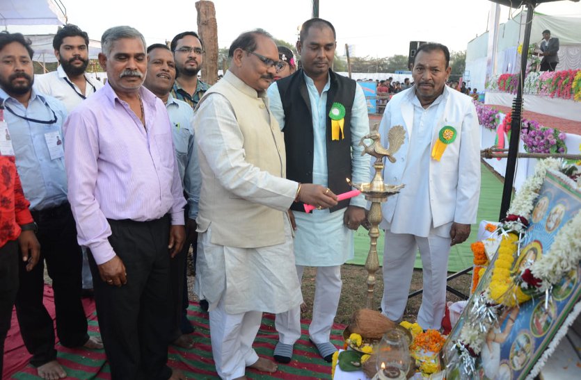 रायपुर : गुरु घासीदास ने समतामूलक समाज की राह दिखायी- मंत्री डॉ. प्रेमसाय सिंह टेकाम