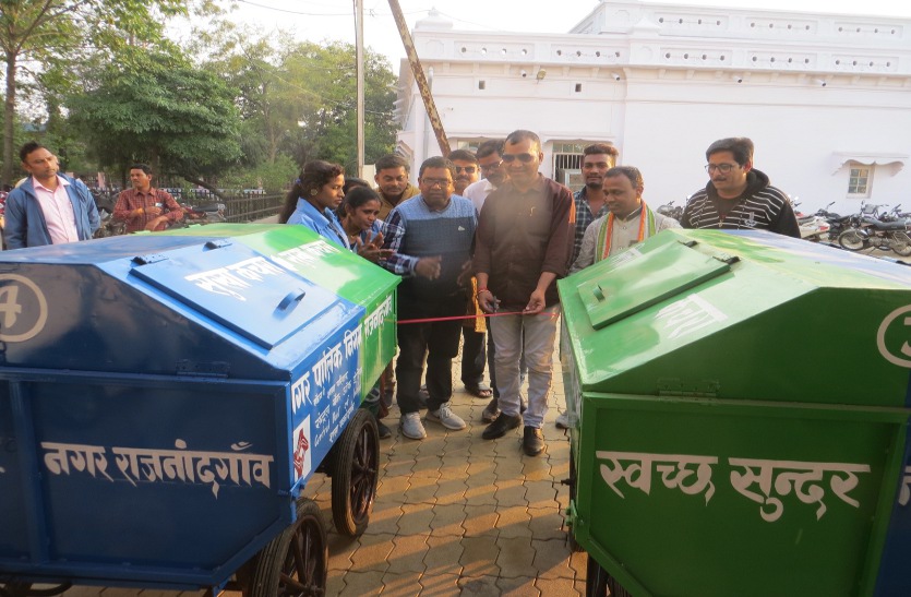 Central Bank of India and IDBI Bank take initiative to transport waste, two garages rickshaws given to corporation ...