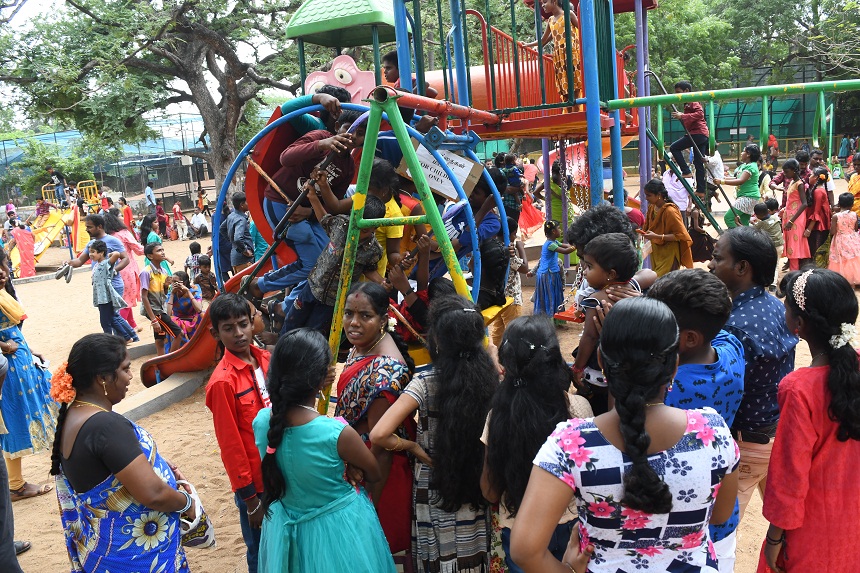 काणुम पोंगल पर पर्यटन स्थलों पर दिखी भीड़