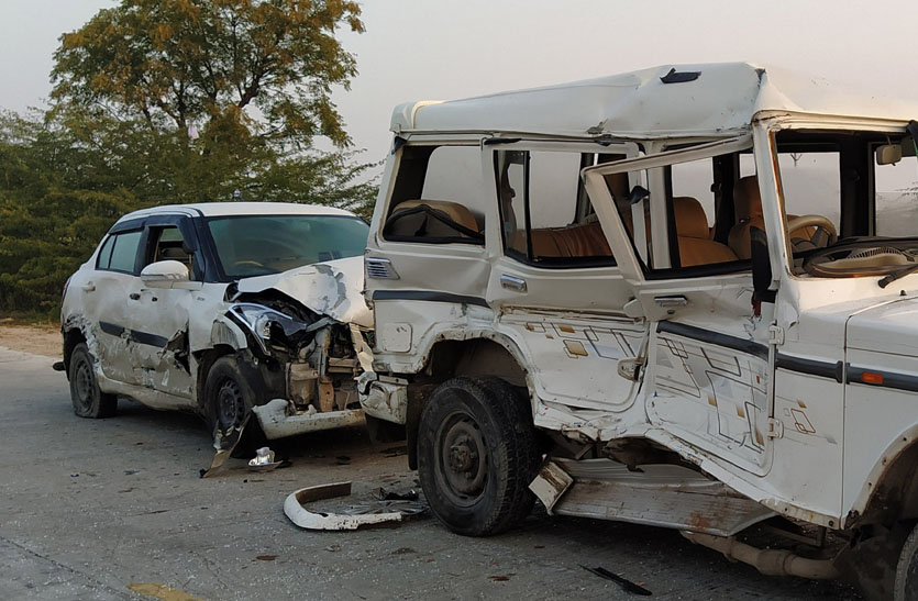 सडक़ दुर्घटना में चार घायल, ट्रक की चपेट में आई दो कार