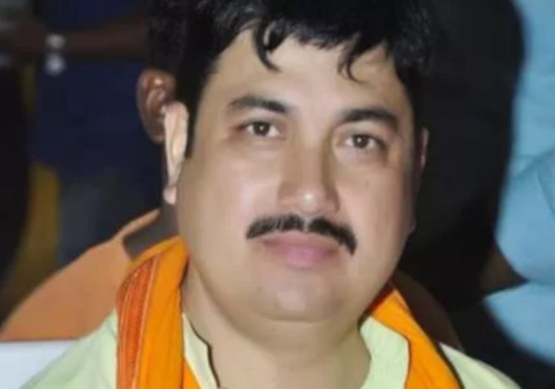 योगी आदित्यनाथ के बेहद करीबी हिंदू युवा वाहिनी (भारत) के अध्यक्ष क्यों रुठे, सुनील सिंह का परिचय जानिए