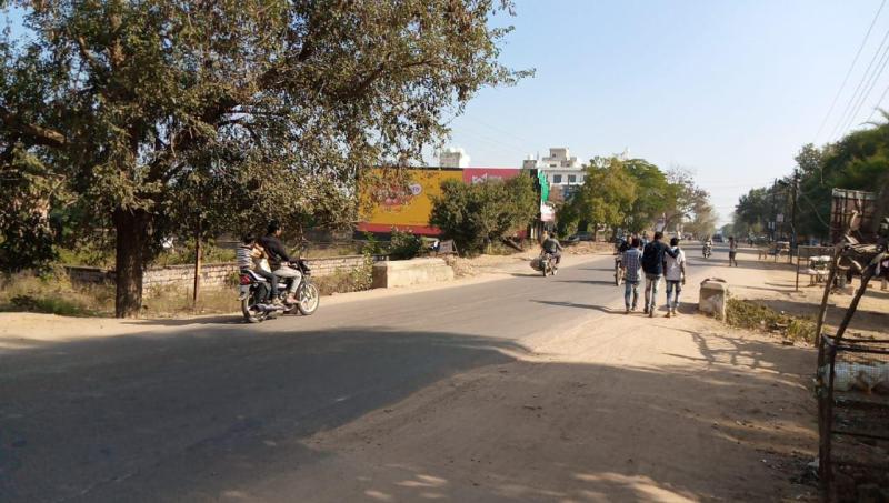 हाइवे पर शहर में 3 किलोमीटर का खतरनाक सफर, नजर हटते ही घट रही दुर्घटना