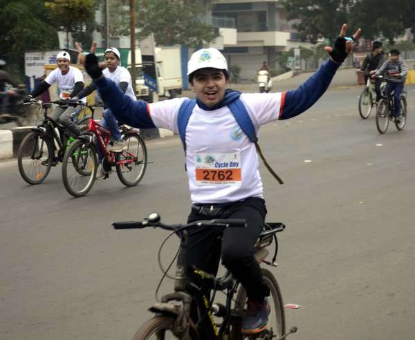 सायकल मैराथन । 