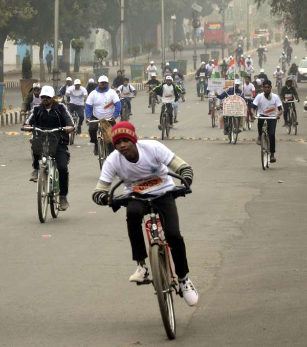 सायकल मैराथन । 