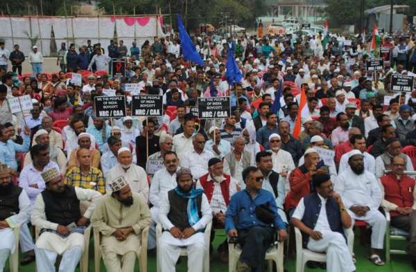 Photo Gallery : सेक्टर-6 सतनाम भवन के सामने बड़ी संख्या में एकत्र होकर जताया सीएए और एनआरसी को लेकर विरोध