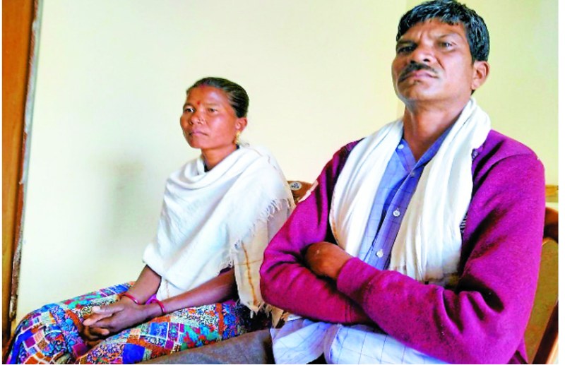 नक्सली आदिवासियों से वसूल रहे लेवी धान और तेंदूपत्ता के बोनस, ग्रामीणों से रुपए लेकर बढ़ा रहे अपना फंड