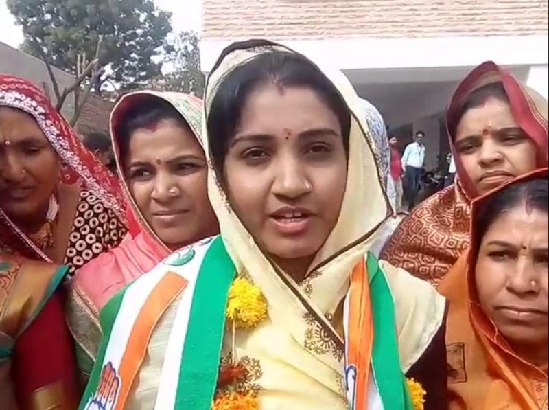 Angry BJP councilor Pooja Vaishnav joins Congress
