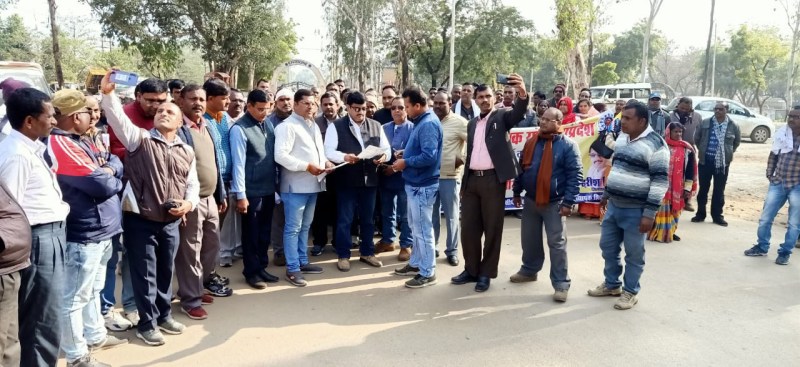 Azad Teachers Teachers Association submitted a memorandum to the Colle