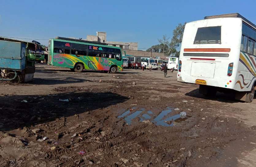 Dirt at many places in Katni city