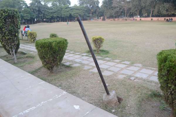 बाल भवन का बदहाल पार्क