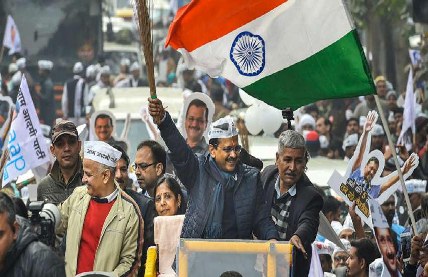 नई दिल्ली सीट से केजरीवाल ने भरा पर्चा