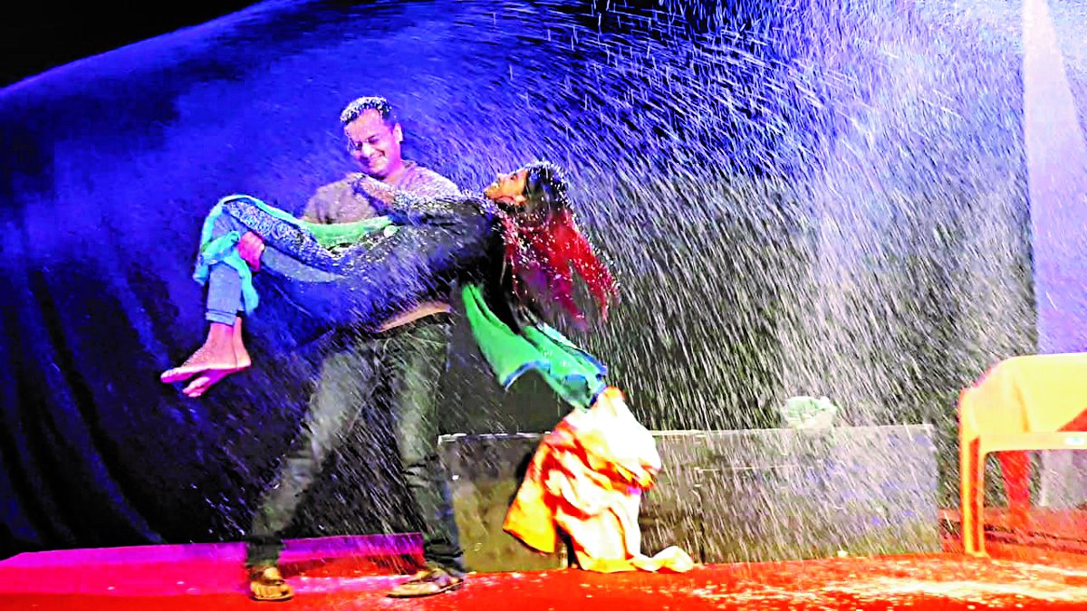 मौसम मोहब्बत मंटो’ का मंचन कर कलाकारों ने दर्शकों को किया भावुक
