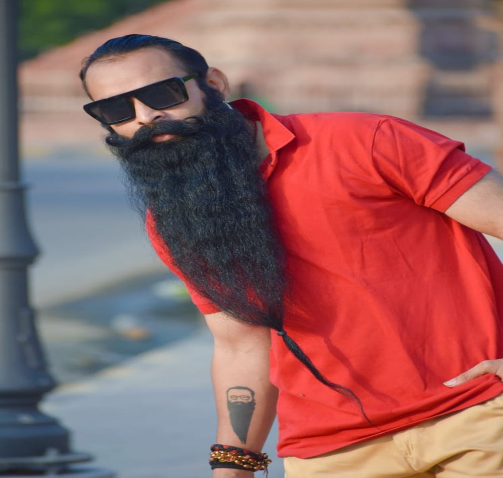 विश्व की सबसे बड़ी दाढ़ी प्रतियोगिता में बीकानेर के चंद्रप्रकाश दूसरे स्थान पर