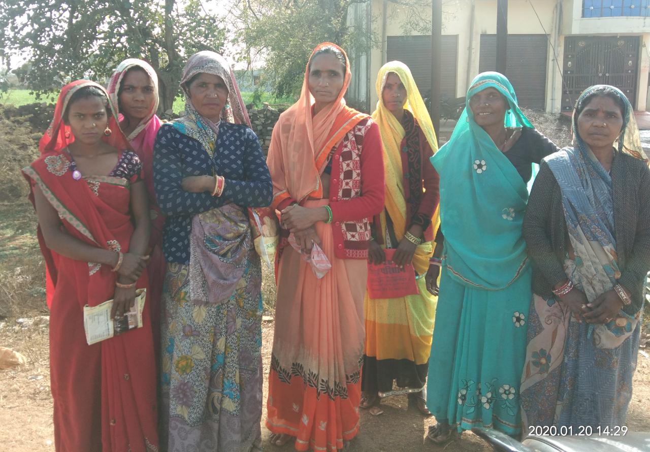 पोषण राशि के लिए भटक रही महिलाएं, जनपद पंचायत के काट रहीं चक्कर