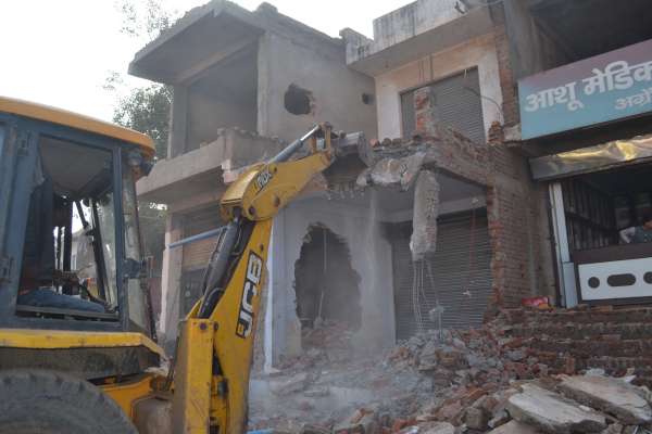 बहोड़ापुर पर अतिक्रमण कार्यवाही