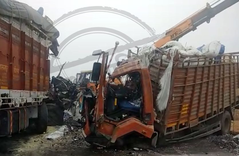 राजस्थान: फतेहपुर में फिर भीषण हादसा, ट्रक व ट्रोले की भिड़ंत में 4 की दर्दनाक मौत