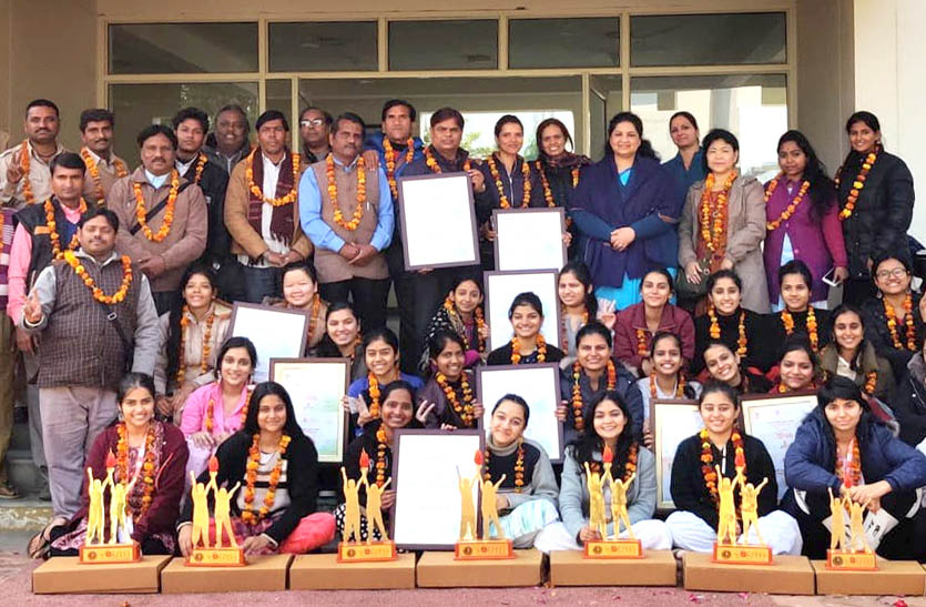 राष्ट्रीय युवा महोत्सव : वनस्थली विद्यापीठ की टीम ने जीती चैम्पियनशिप