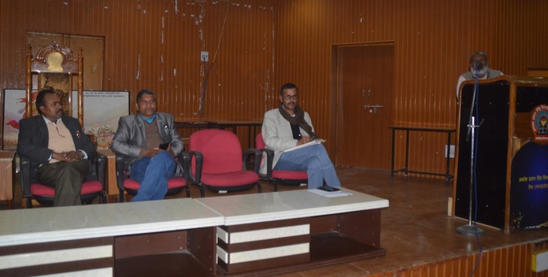 विश्वविद्यालय कर्मचारियों ने प्रबंधन को दिया अल्टिमेटम, एरियर्स का भुगतान नहीं हुआ तो करेंगे तालाबंदी