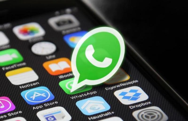WhatsApp is Rolling Out Dark Mode Feature