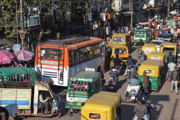 सिटी बसें लगाती शहर में जाम