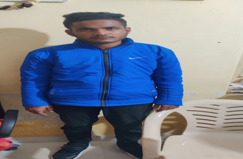 एसओजी ने पकड़ा लूट की योजना बना रहा युवक