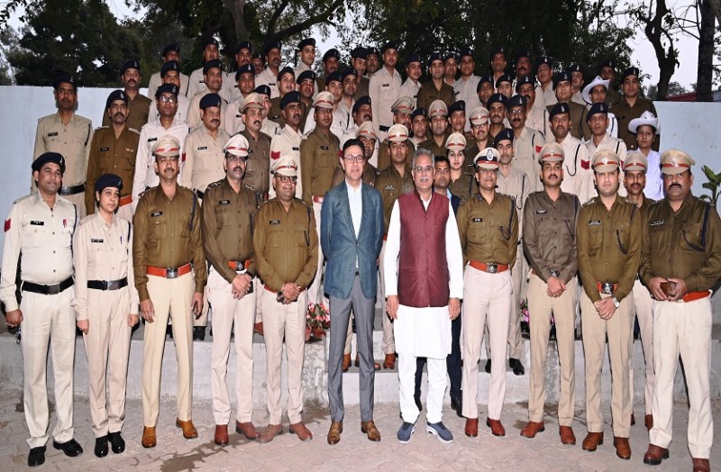 अगवा उद्योगपति प्रवीण सोमानी को बिहार गैंग से छुड़ाने वाली पुलिस को छत्तीसगढ़ के मुख्यमंत्री ने दिया इनाम